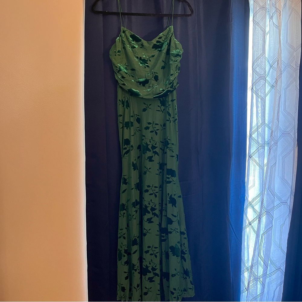 NWT FLORAL RUCHED CAMI DRESS